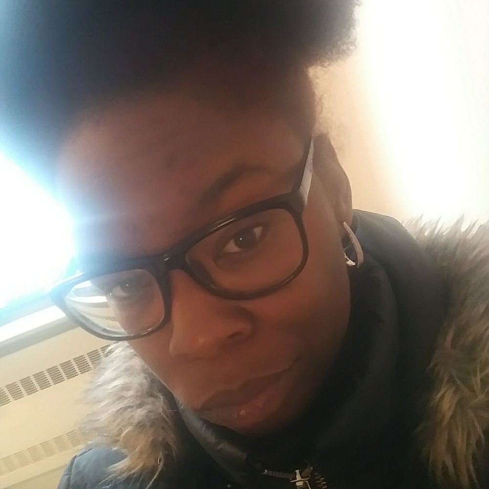 Meet your Posher, Nikia